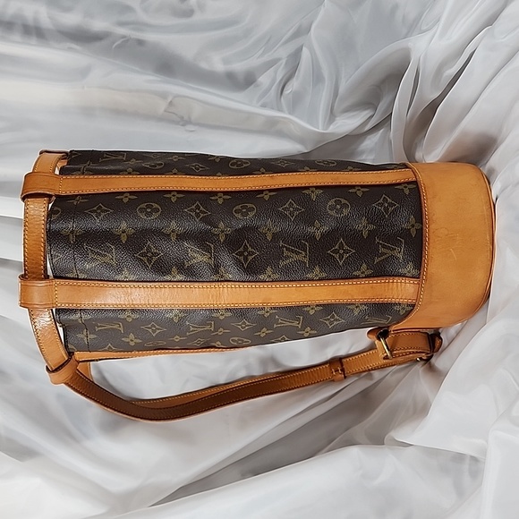 Authentic Louis Vuitton Randonnee Bagpack - Picture 5 of 17